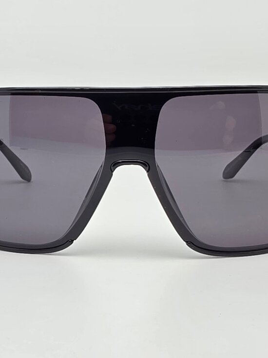 Quay Australia Take A Number Black Frame Polarized Smoke Lens Shield Sunglasses main image 15